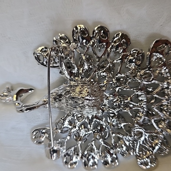 Peacock Brooch Pin - Picture 3 of 3